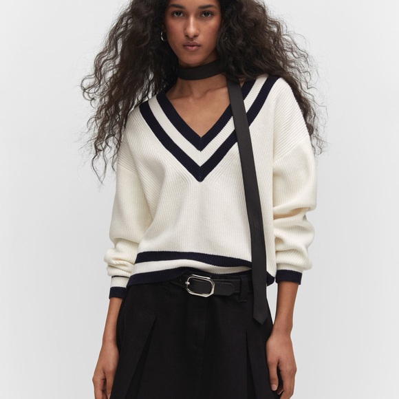 CONTRASTING V-NECK SWEATER - Picture 2 of 8